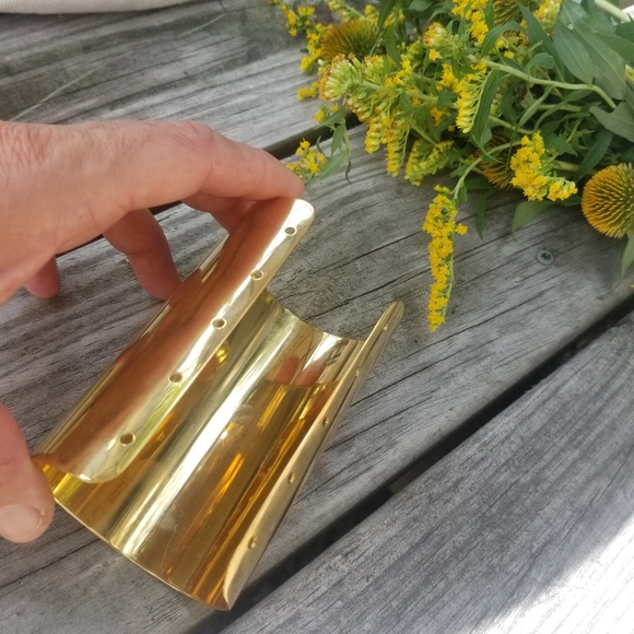 Big statement brass cuff bracelet - Picture 4 of 4